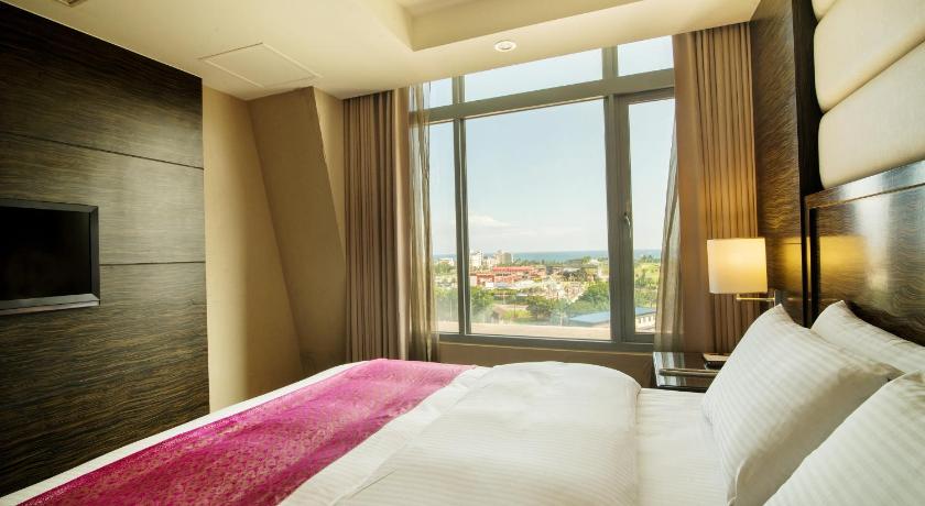 Image of 2 Bedroom Suite Ocean View 7