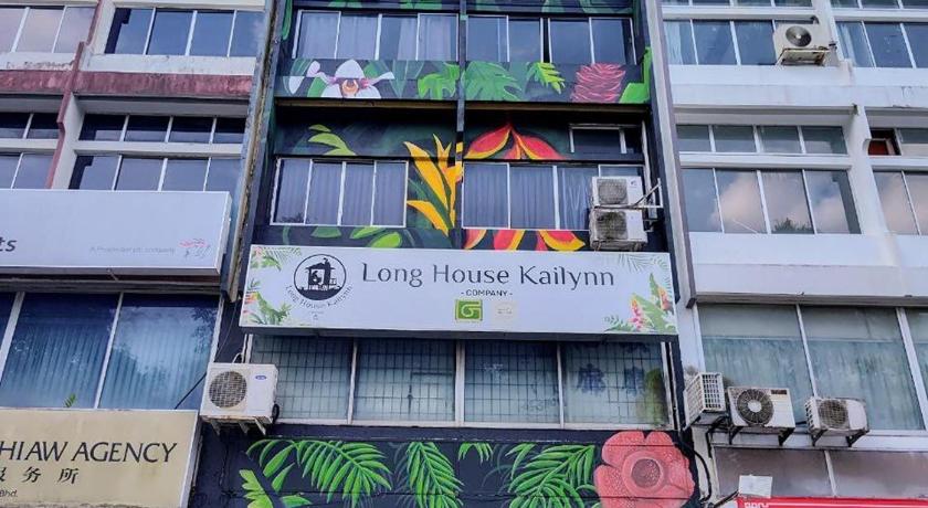 Kuching Lings Airbnb  1-Star Hotel room