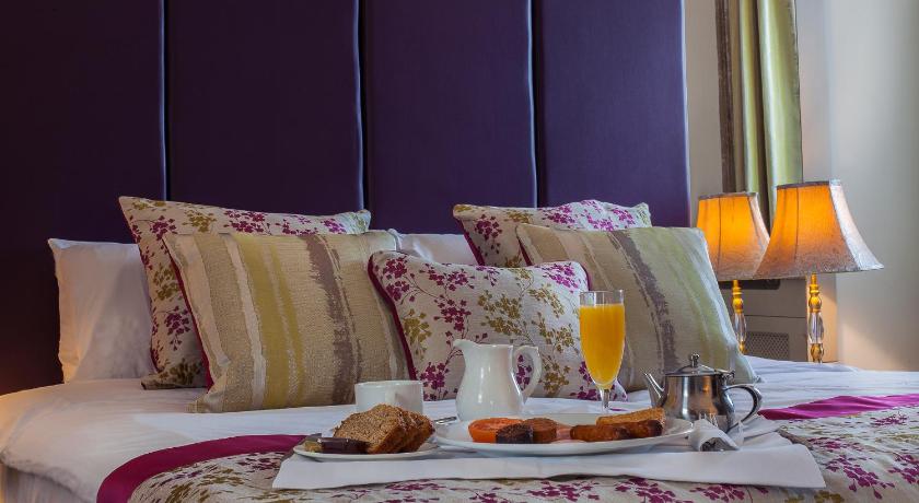 Breffni Arms Hotel