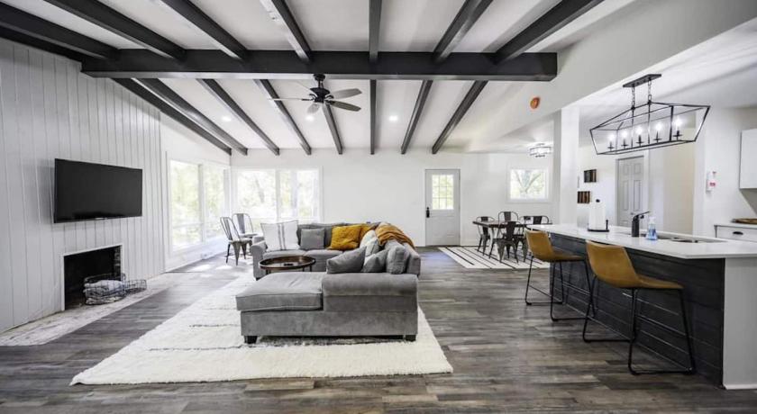 ウィンチェスター Gorgeous Renovated Home With Large & Private Lot 4つ星 宿泊施設 客室