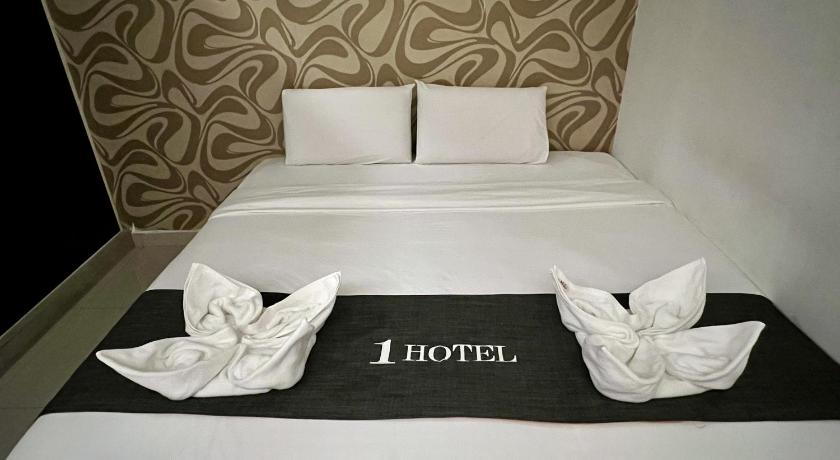 Image of 1 Deluxe Room 10