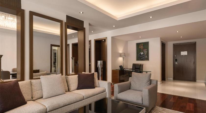 Image of Executive Suite 8