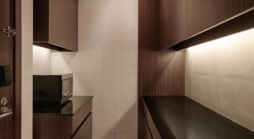 Image of Executive Suite 16
