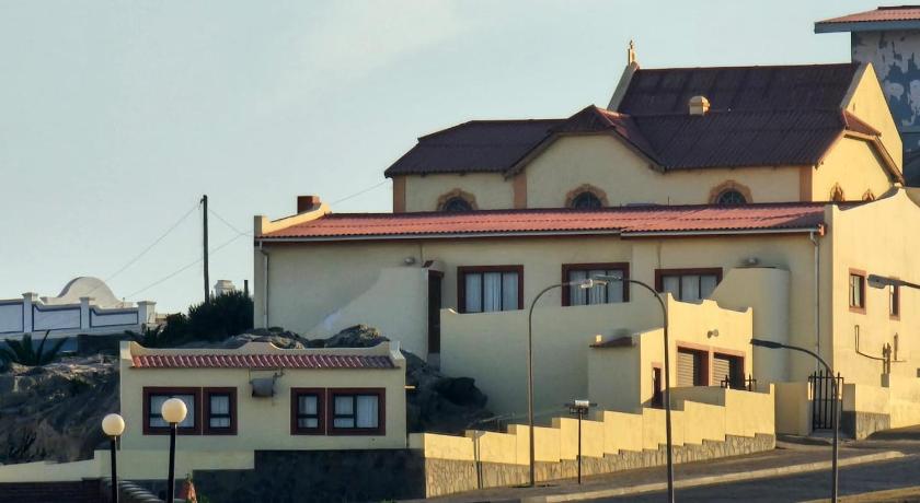La Roca Self Catering & Accommodation
