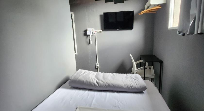 Image of Double or Twin Room with Shared Bathroom 6