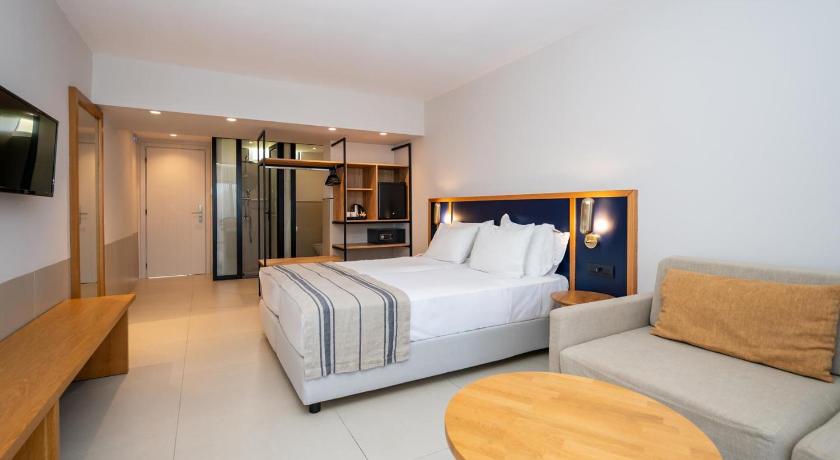 Image of Junior Suite with Sea View 0