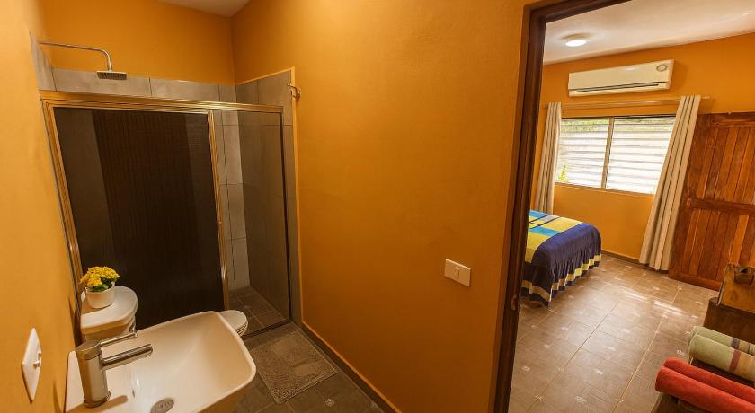 Image of Quadruple Room with Private Bathroom 6