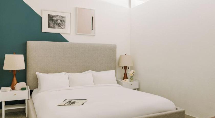 피닉스 (AZ) Boulevard Stays Modern Roosevelt Row Suite 1BR Pool Gym 1 4성급 숙소 스위트룸