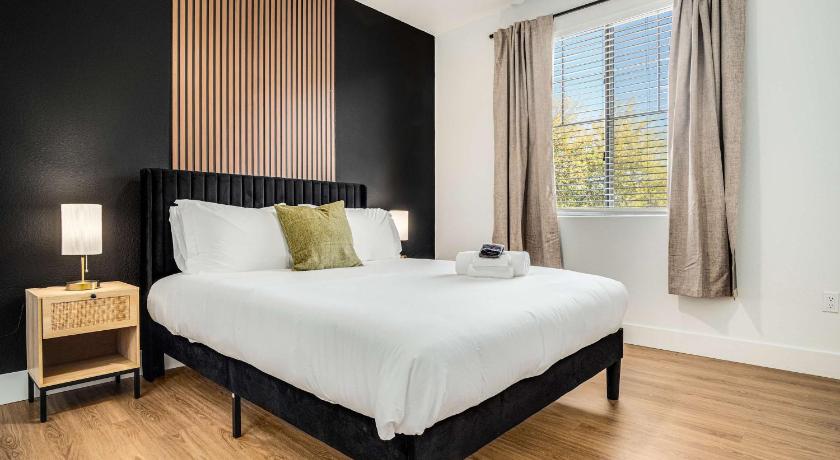 피닉스 (AZ) Boulevard Stays Luxe 2BR by the Stadium Pool Parking Gym 05 4성급 숙소 스위트룸