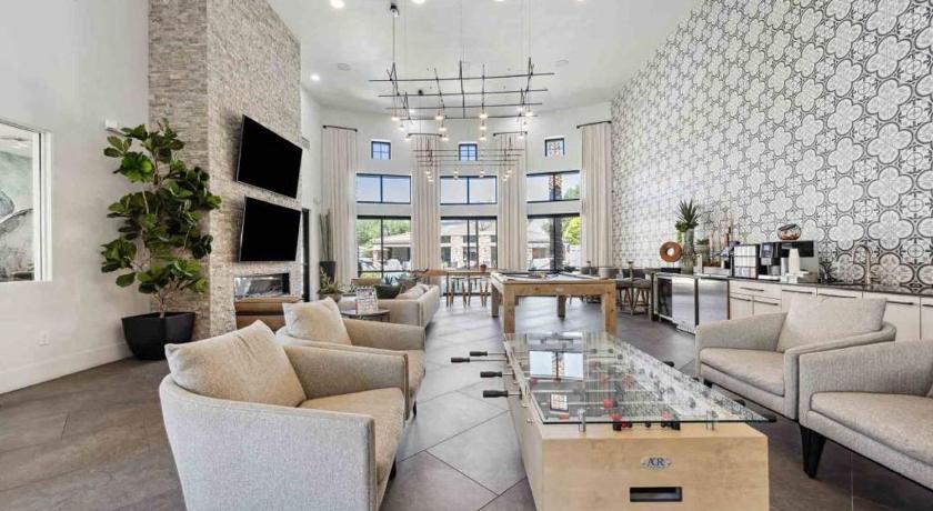 피닉스 (AZ) Boulevard Stays Luxe 2BR by the Stadium Pool Parking Gym 05 4성급 숙소 로비