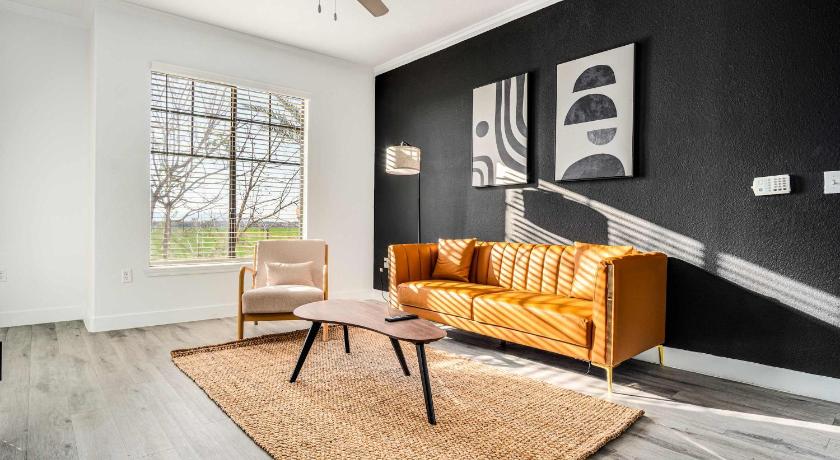 Phoenix Boulevard Stays 1BR by the Stadium Pool Parking Gym 11 4-Star Accommodation room