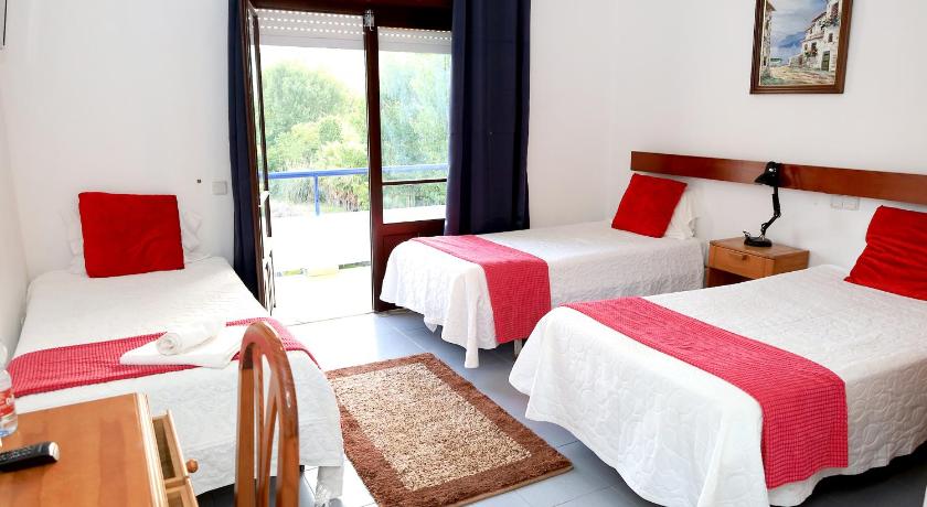 托雷斯韦德拉什 Residencial Braga 3星级 酒店 泳池