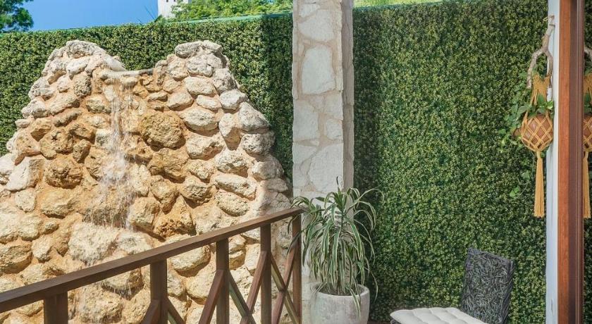 Lagoon Boutique Hotel - image 31
