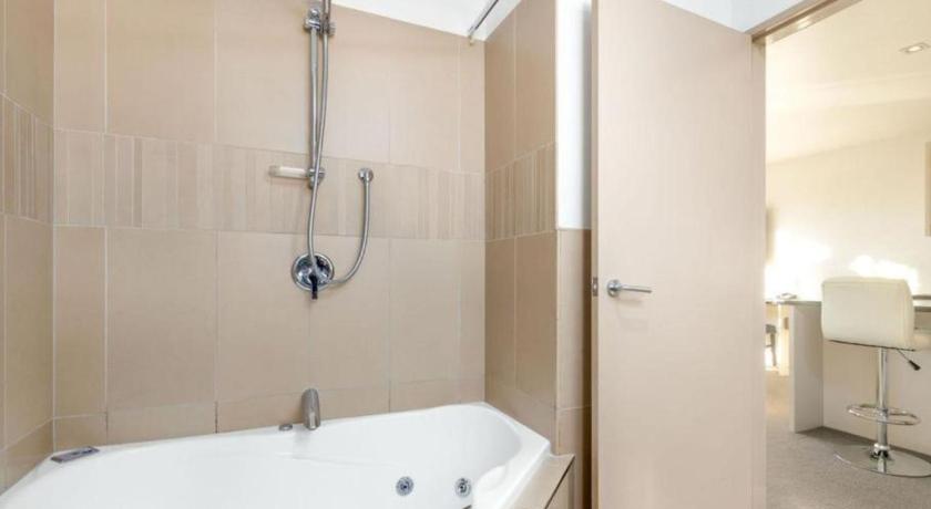 Image of Executive Studio 17