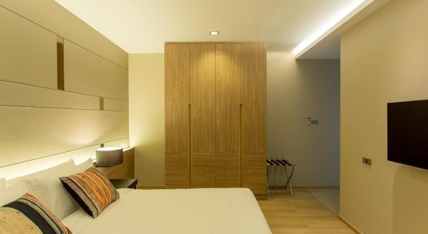 Image of City Suite 12