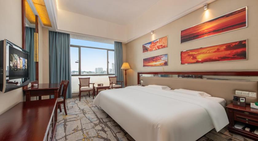 仏山 Billions-Earn Hotel just a 3 minute walk to the Ceramics Expo Center and close to Guangdong Foshan C ホテル スイート