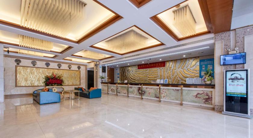 仏山 Billions-Earn Hotel just a 3 minute walk to the Ceramics Expo Center and close to Guangdong Foshan C ホテル プール