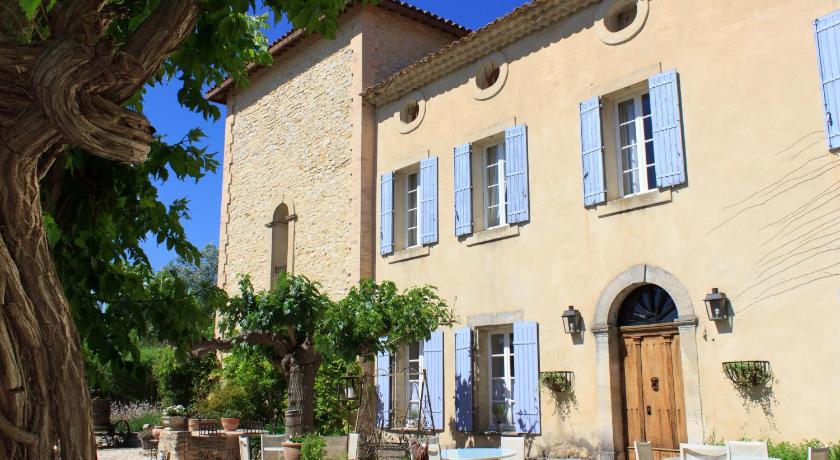 Les Carmes and spa — Hotel in L'Isle-sur-la-Sorgue