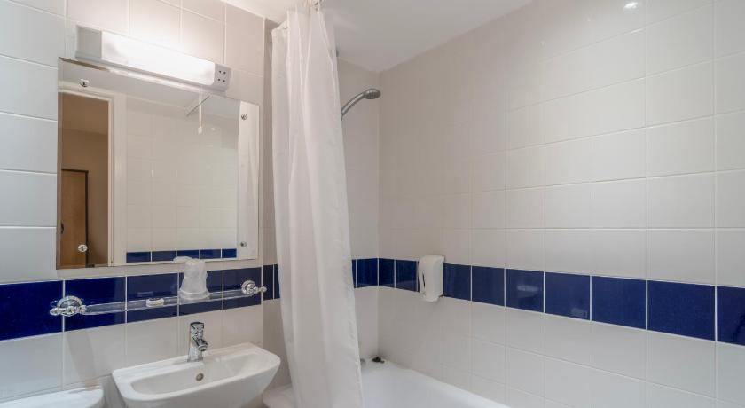 Image of Twin Room No Window 11