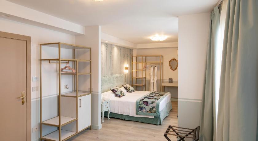 รูปของJunior Suite with Rooftop view 5