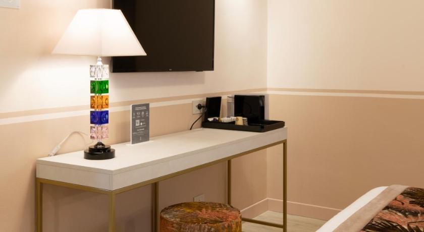 รูปของห้องสุพีเรียร์เตียงใหญ่หรือเตียงแฝด (Superior Double or Twin Room) 15