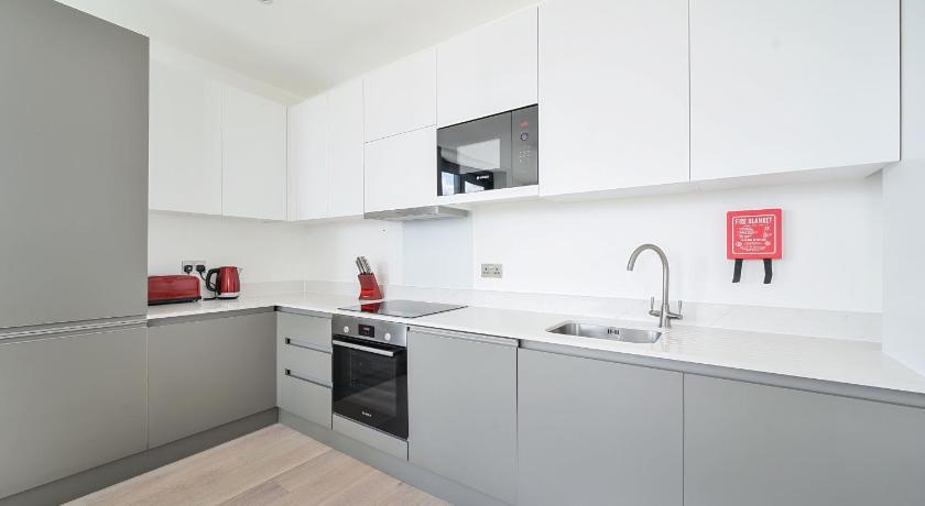 Roomspace Serviced Apartments- Caroline Street - image 3