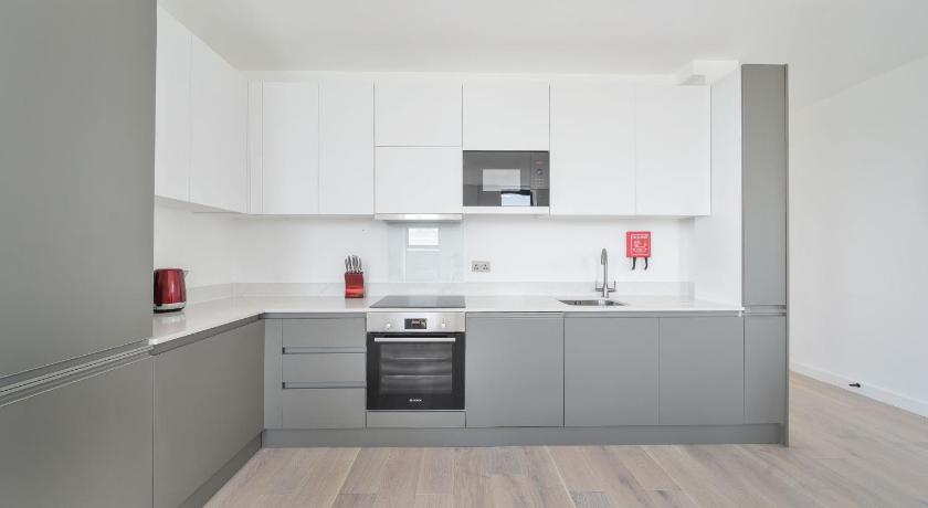 Roomspace Serviced Apartments- Caroline Street - image 4