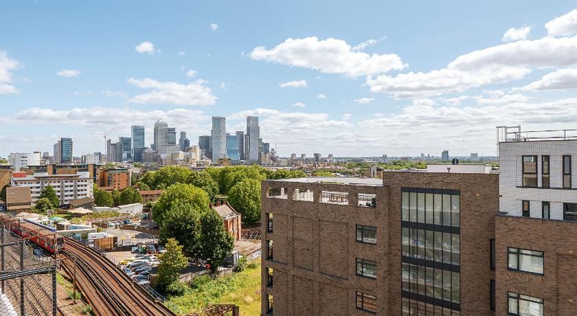 Roomspace Serviced Apartments- Caroline Street - image 6