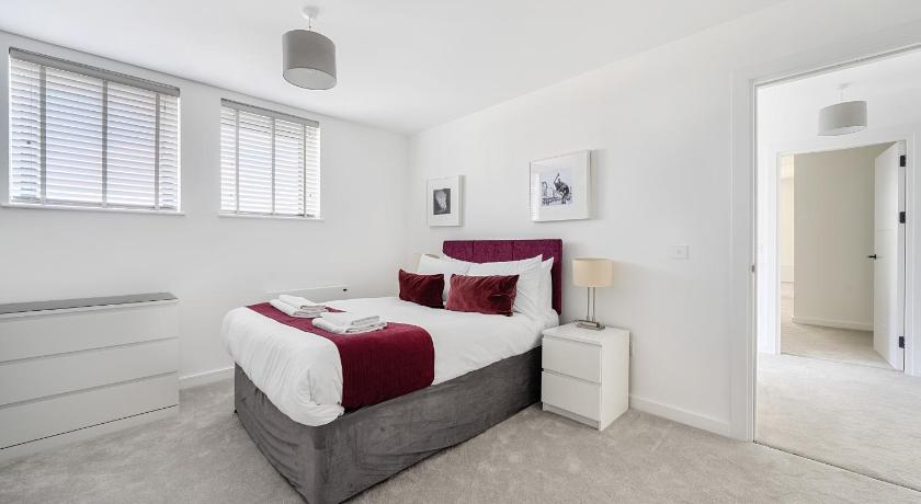 Roomspace Serviced Apartments- Caroline Street - image 14
