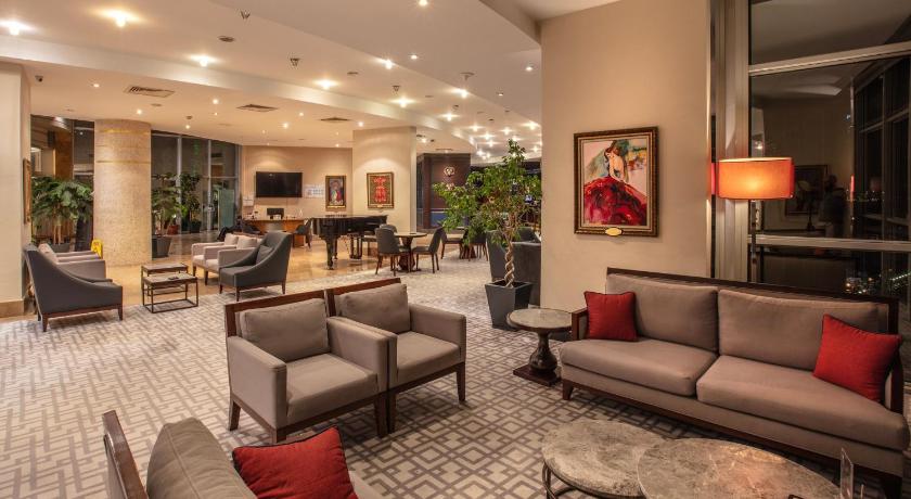 Charisma De Luxe Hotel - image 6
