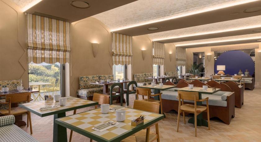 サント・アンドレ Amarello Hotel Praia Santo Andre, Tapestry Collection by Hilton 4つ星 ホテル プール