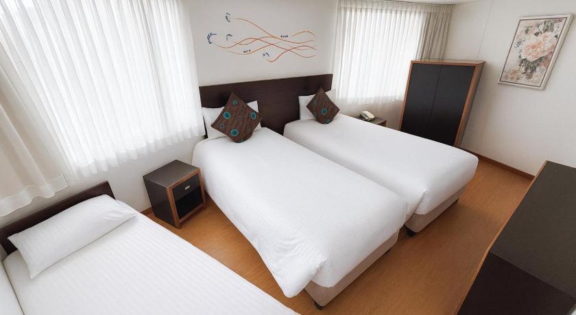 Image of Triple Room 1