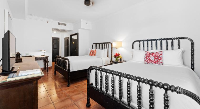 Image of Casa Room 2 Doubles, 304Sf, 28Sm, District View 5