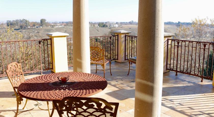 CaliPaso Winery & Villa photo
