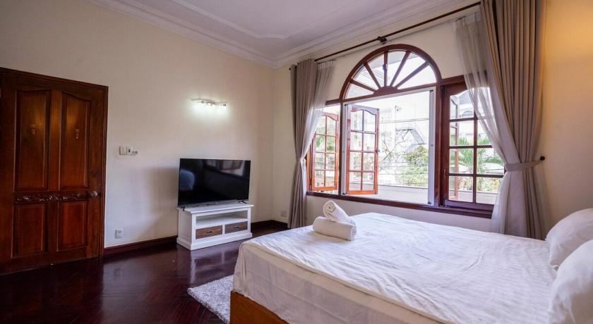 Ho Chi Minh City Gem villa 10 - 5 Big Bedroom, Big Pool, Big Garden 4-Star Single Room suite
