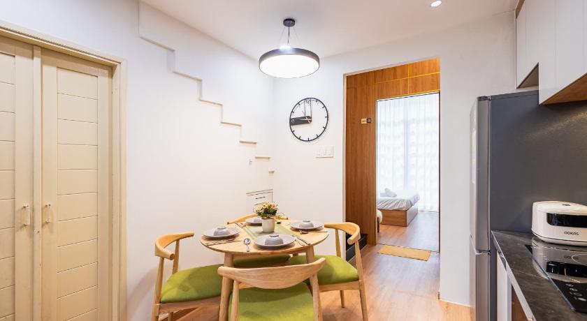 胡志明市 Private 5-6BRs house - Walk to BenThanh, BuiVien by Gon De Home 4星级 民宿 餐厅