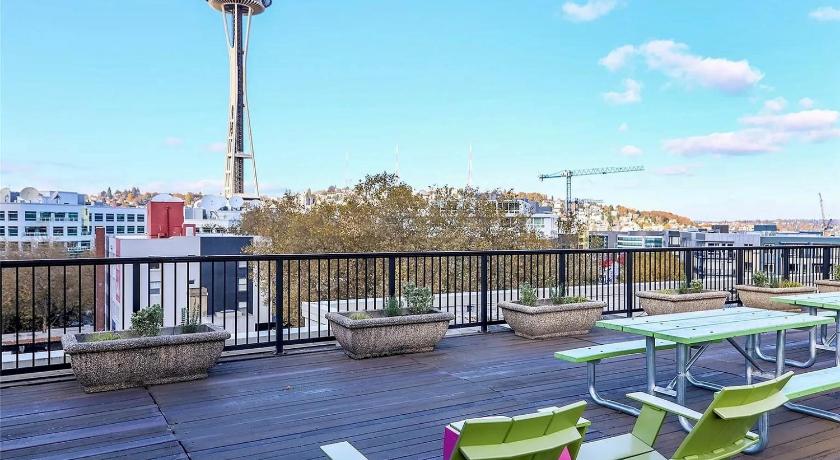 시애틀 (WA) Modern 2Br-2Ba Belltown Condo with Free Garage Parking 4성급 숙소 로비