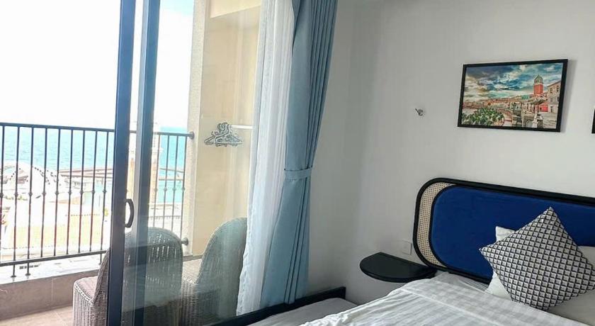 Phòng Gia Đình Nhìn Ra Biển (Family Room with Sea View)