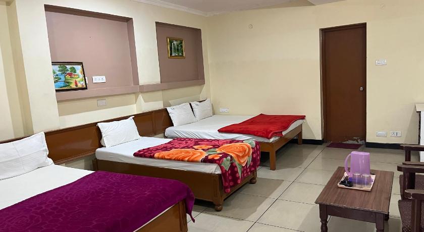 Ezhil Residency – Kodaikanal, IL