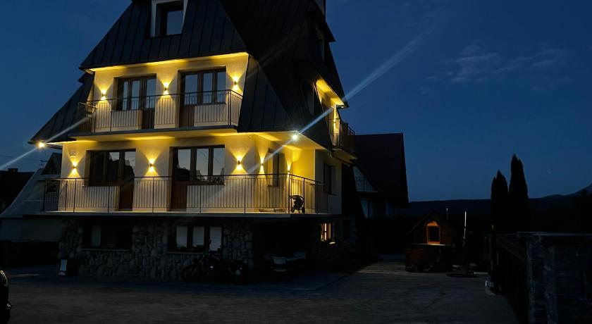 자코파네 Apartamenty 1000m npm Murzasichle 3성급 게스트하우스 로비