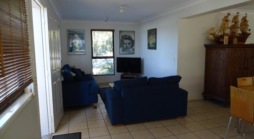 Image of Three-Bedroom Apartment on Roseby Court 10