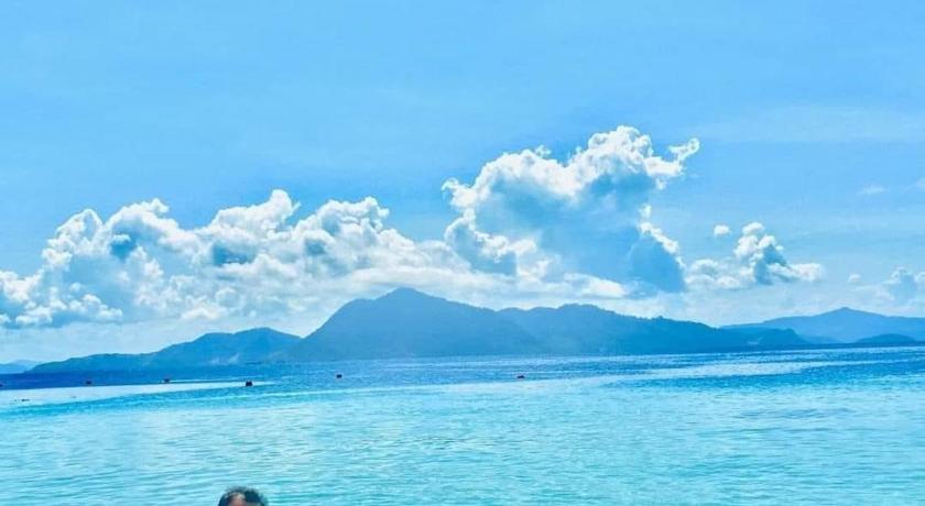 セムポルナ Nusakuya Resort 3つ星 ホテル プール