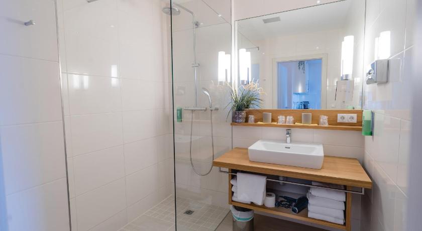 Image of Deluxe King Suite 2