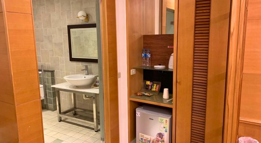 Image of Business Double Room - Check-In After 9 PM 9