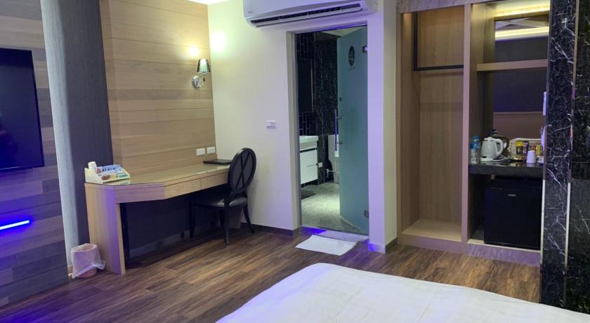 Image of Deluxe Double Room with Bath(Check-in after 21:00) 5