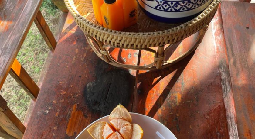 Chom Thong บ้านพักเคียงนา 2-Star Hotel pool