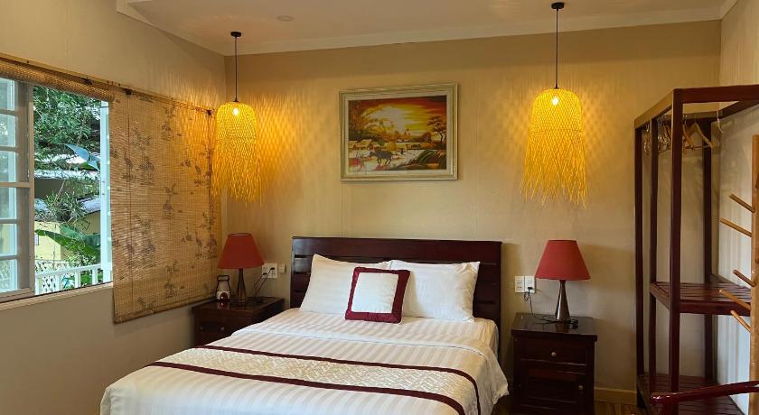 Image of Deluxe Bungalow with Garden View 0