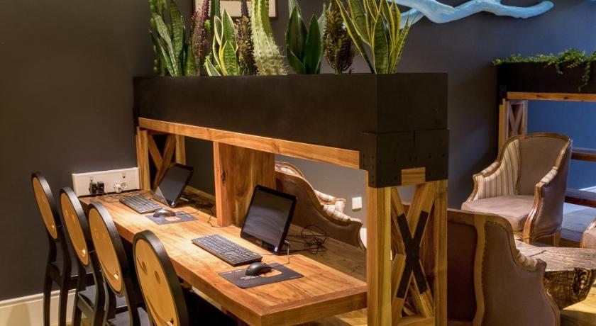 ポルト Nice Way Porto Hostel 2つ星 ホテル 外観