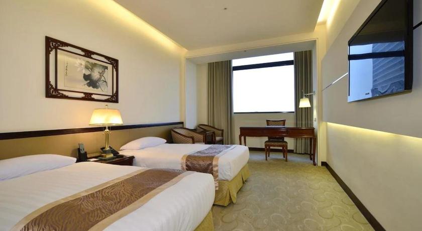 Image of Exquisite Twin Room with Window 1