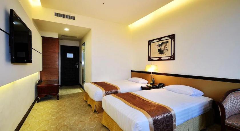 Image of Exquisite Twin Room with No Window 1